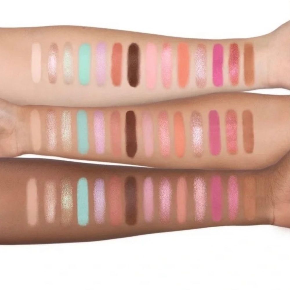 🦋ONLY 1 LEFT🦋Too Faced “Too Femme” Ethereal Eye Shadow Palette - Picture 4 of 7